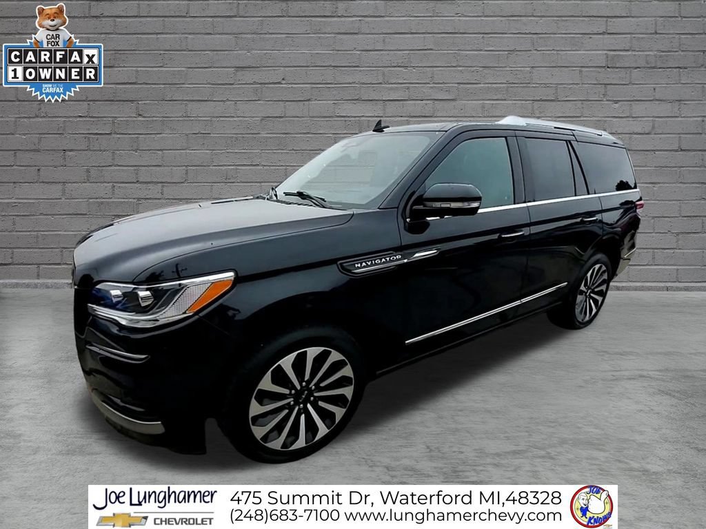 Used 2023 Lincoln Navigator Reserve AWD/4WD image 4