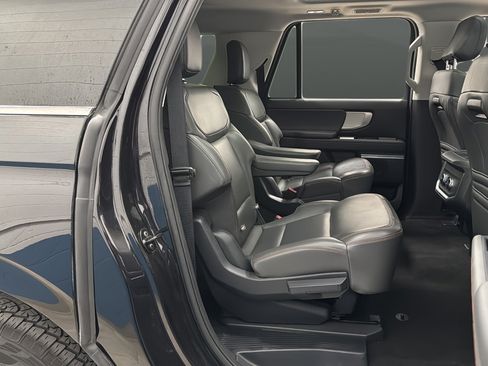 Used 2025 Ford Expedition Max Active AWD/4WD image 26