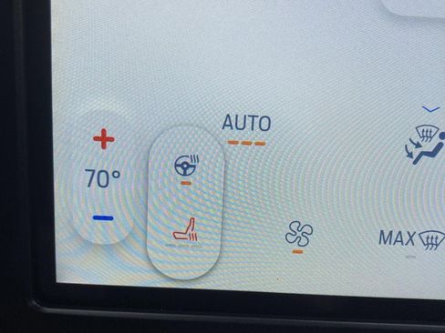 Used 2024 Ford Edge Titanium image 18