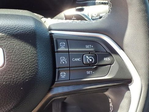 Used 2023 Jeep Grand Cherokee L Laredo AWD/4WD image 26