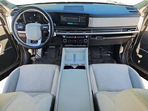 Used 2024 Hyundai Santa Fe Limited image 9