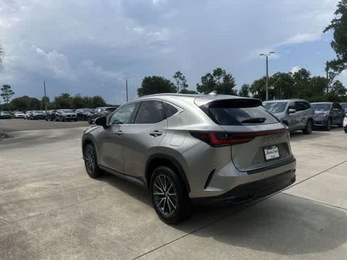 Used 2024 Lexus NX 250 FWD image 12