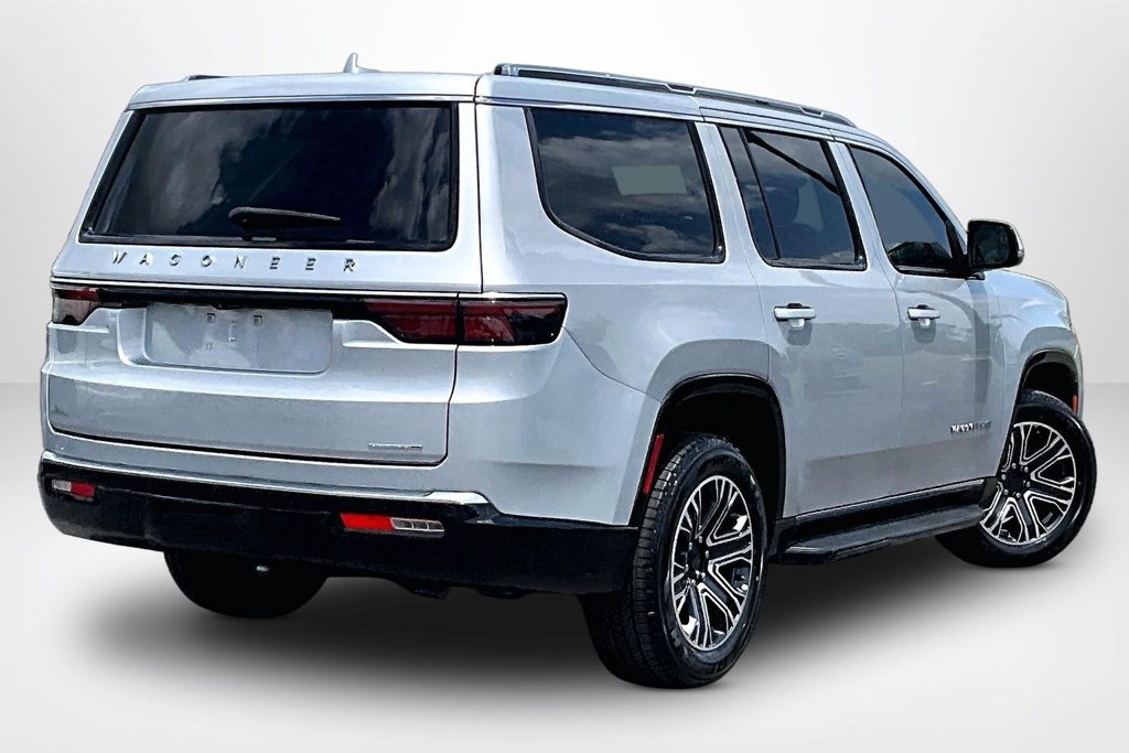 Used 2022 Jeep Wagoneer Series III RWD image 6