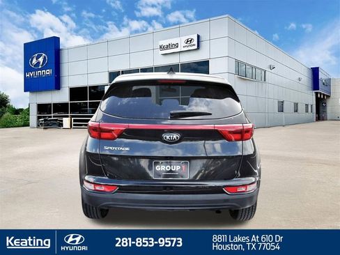 Used 2017 Kia Sportage LX image 3