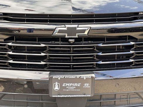 Used 2025 Chevrolet Suburban RST w/ Comfort Package image 7