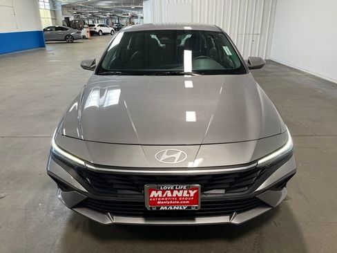 Used 2024 Hyundai Elantra SEL FWD image 8