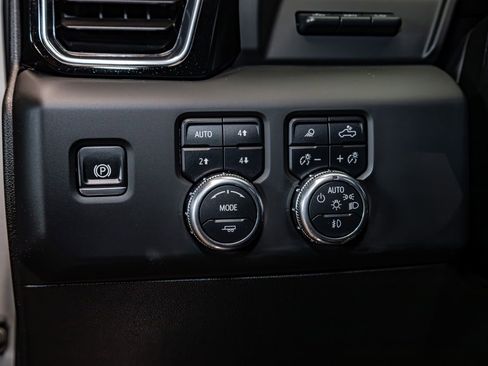 Used 2025 GMC Sierra 3500 Denali w/ Denali Reserve Package image 21