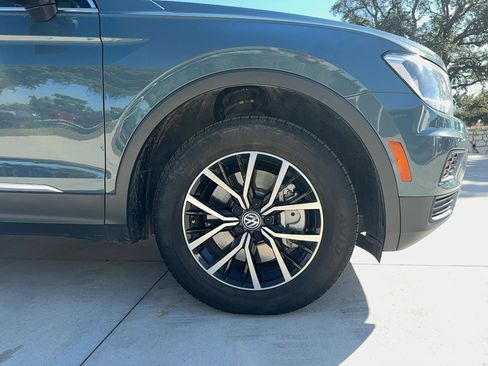 Used 2021 Volkswagen Tiguan SE image 8