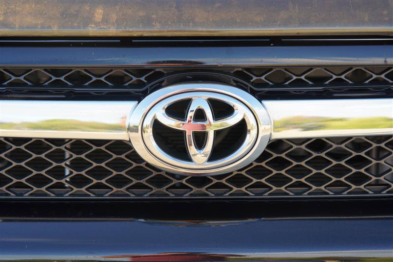 Used 2011 Toyota 4Runner Limited AWD/4WD image 19