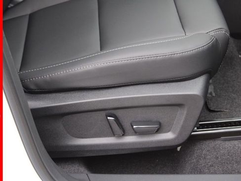 New 2025 Nissan Murano SL image 15