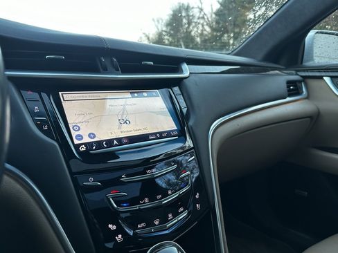 Used 2018 Cadillac XTS Vsport Platinum image 15