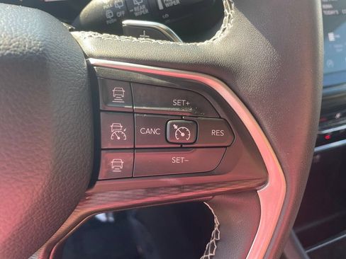 Used 2023 Jeep Grand Cherokee L Laredo AWD/4WD image 32