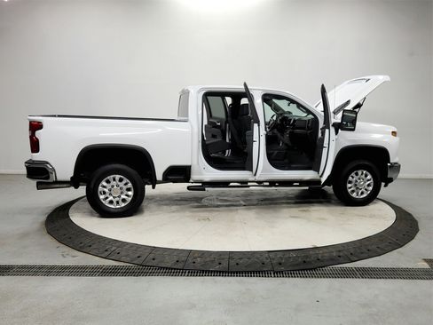 Used 2025 Chevrolet Silverado 2500 LT image 16