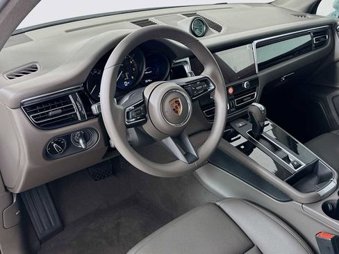 New 2026 Porsche Macan AWD/4WD image 4