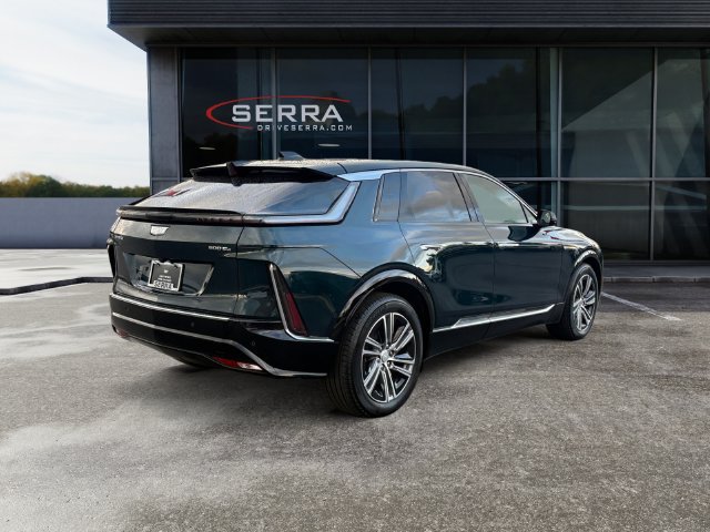 Used 2024 Cadillac Lyriq Luxury w/ LPO, Floor Liner Package AWD/4WD image 5