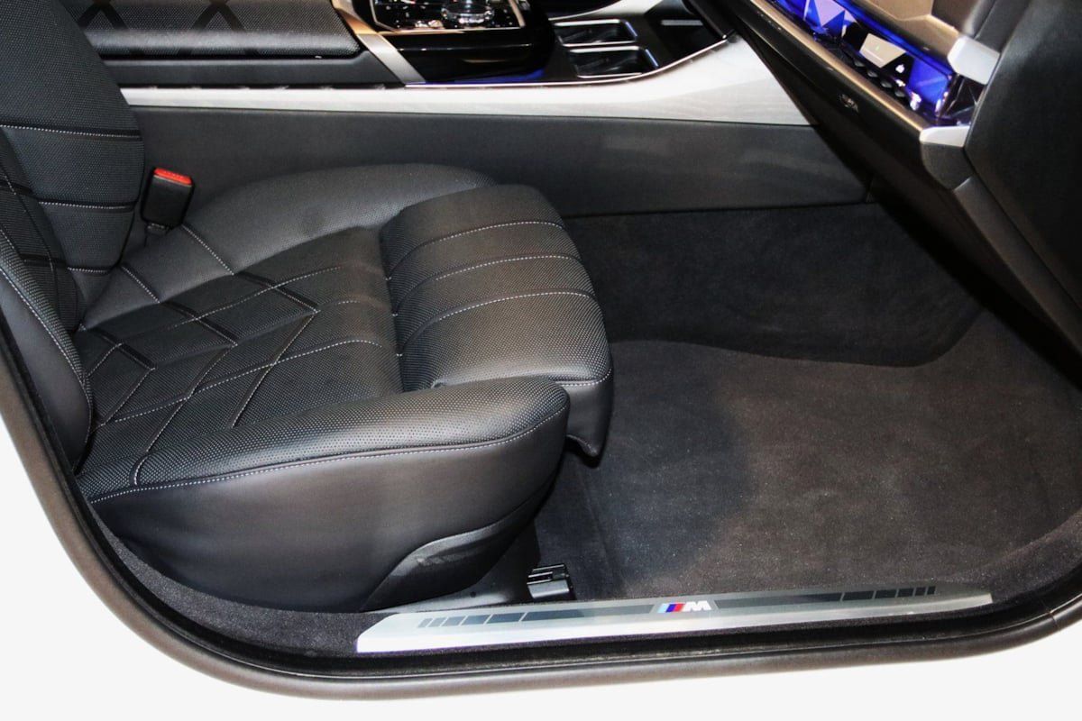 Used 2023 BMW 760i xDrive AWD/4WD image 69