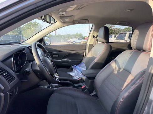 Used 2025 Mitsubishi Outlander Sport SE AWD/4WD image 9