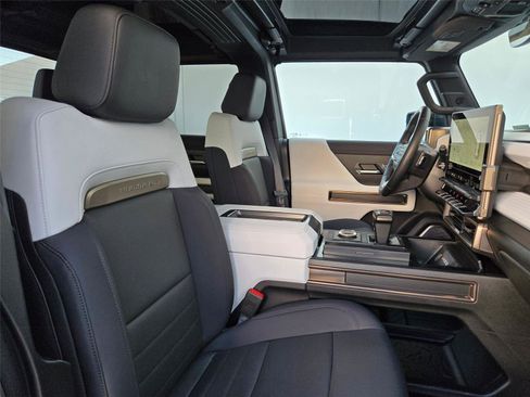 Used 2025 GMC Hummer EV 3X AWD/4WD image 30