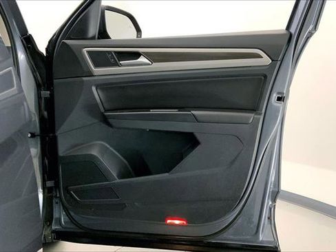 Used 2019 Volkswagen Atlas SE image 25