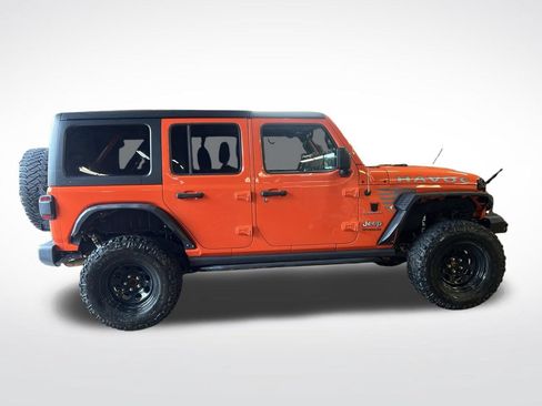 Used 2020 Jeep Wrangler Unlimited Sahara AWD/4WD image 7