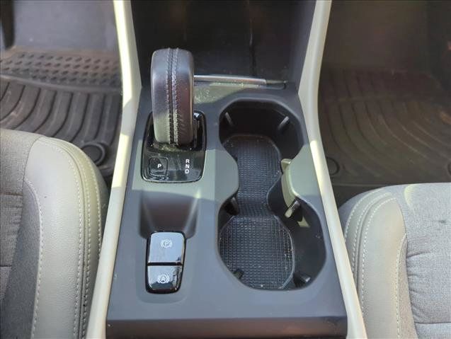 Used 2020 Volvo XC40 T5 Momentum AWD/4WD image 16
