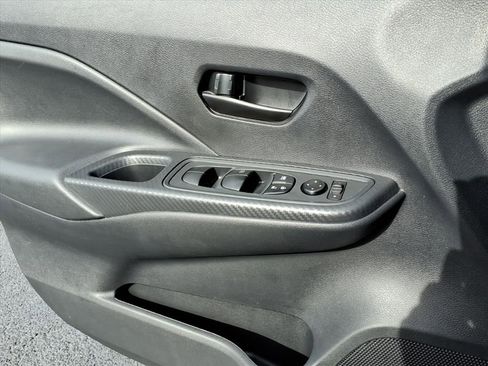 Used 2025 Nissan Versa S image 11