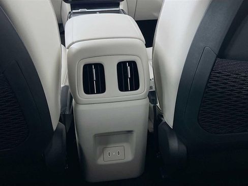 New 2026 Hyundai Tucson Limited image 16