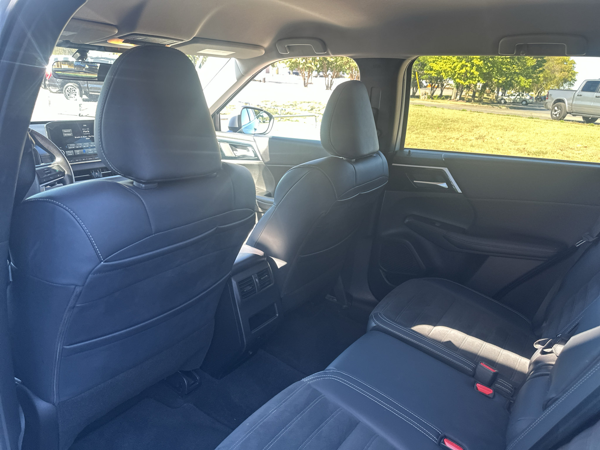 Used 2024 Mitsubishi Outlander SE FWD image 17