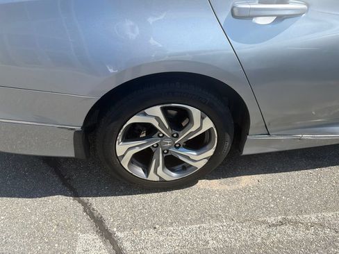 Used 2019 Honda Accord EX image 6