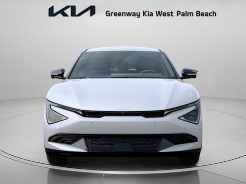 New 2026 Kia EV6 Wind RWD image 2