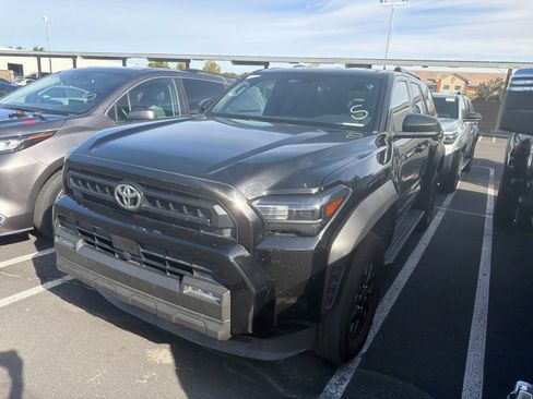 Used 2025 Toyota 4Runner SR5 AWD/4WD image 3