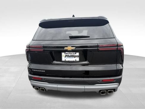 Used 2026 Chevrolet Traverse LT w/ Driver Confidence Package FWD image 11