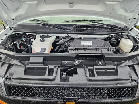 New 2025 Chevrolet Express 2500 Extended image 38