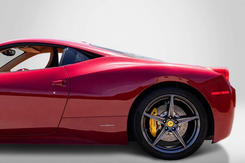 Used 2013 Ferrari 458 Italia Coupe RWD image 28
