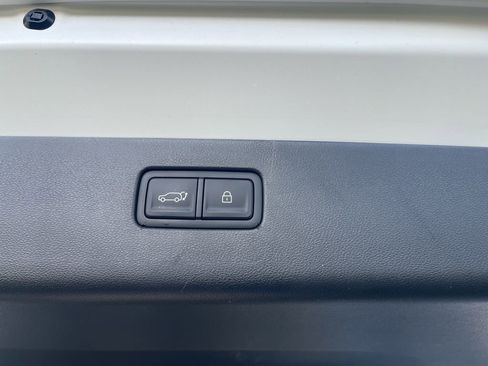 New 2026 Hyundai Ioniq 9 SE image 12