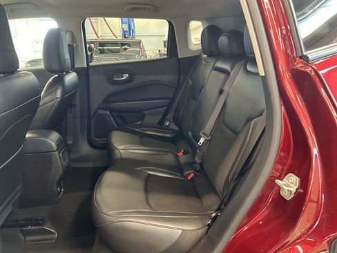 Used 2020 Jeep Compass Latitude w/ Cold Weather Group AWD/4WD image 19