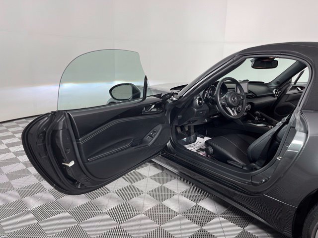 Used 2021 MAZDA MX-5 Miata Grand Touring RWD image 17
