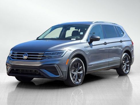 Used 2024 Volkswagen Tiguan SE FWD image 9