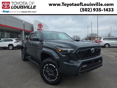 Used 2024 Toyota Tacoma TRD Sport image 1