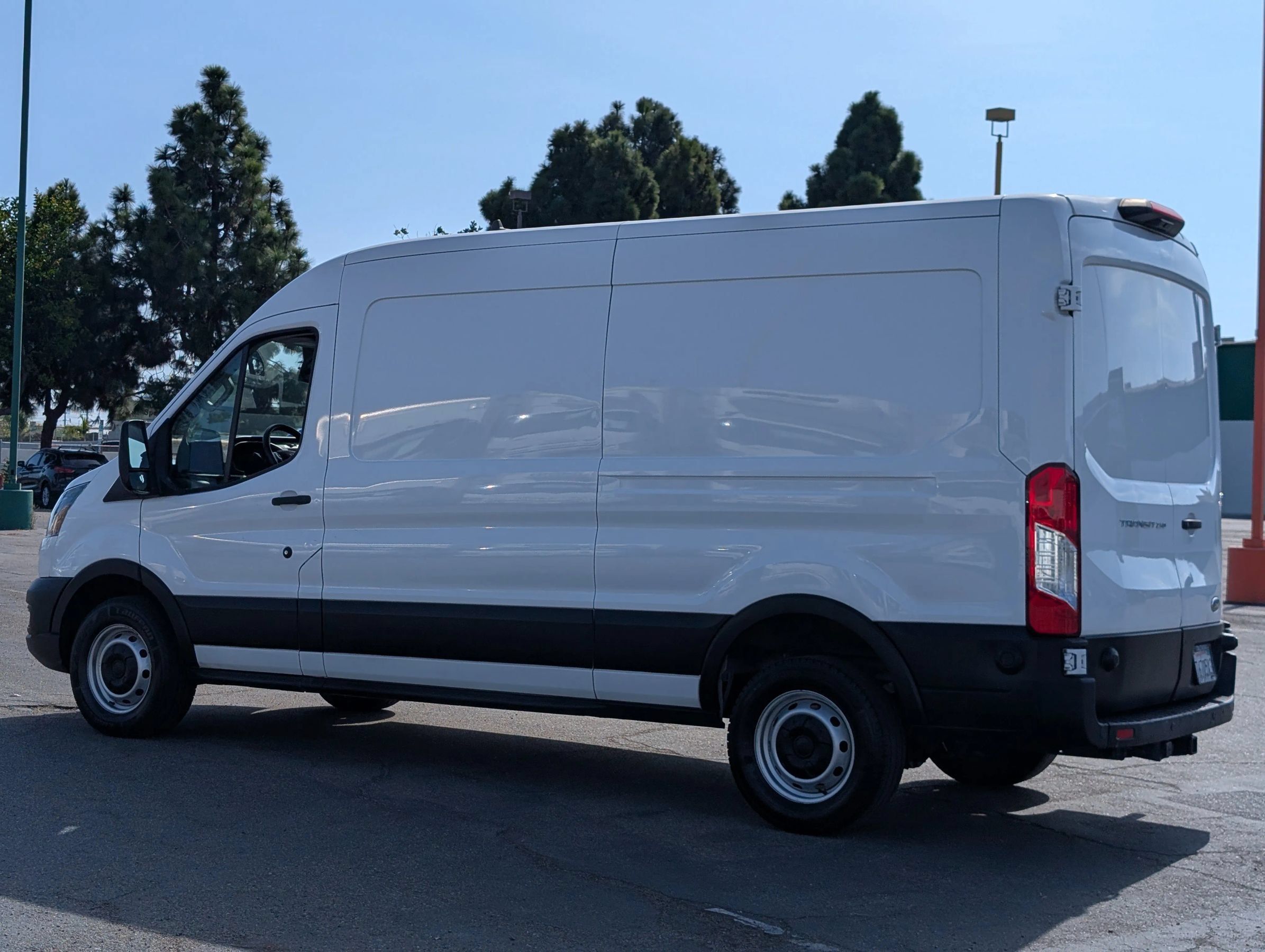 Used 2023 Ford Transit 250 Medium Roof w/ Load Area Protection Package RWD image 5