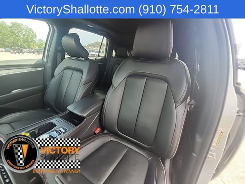 Used 2024 Jeep Wagoneer Launch Edition AWD/4WD image 23