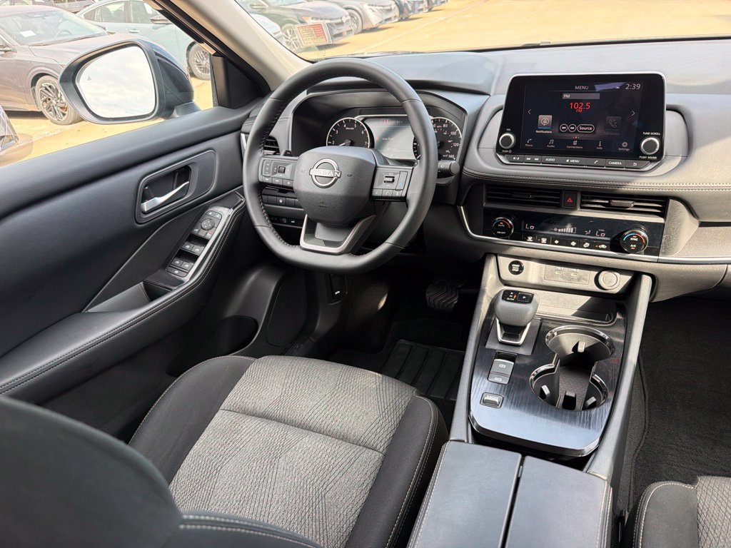 Used 2026 Nissan Rogue SV FWD image 19