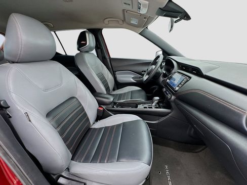 Used 2022 Nissan Kicks SR w/ Premium Package image 19