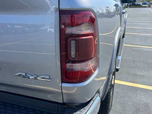 Used 2019 RAM 1500 Laramie AWD/4WD image 15