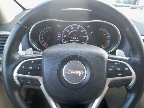 Used 2017 Jeep Grand Cherokee Limited w/ Luxury Group II image 11