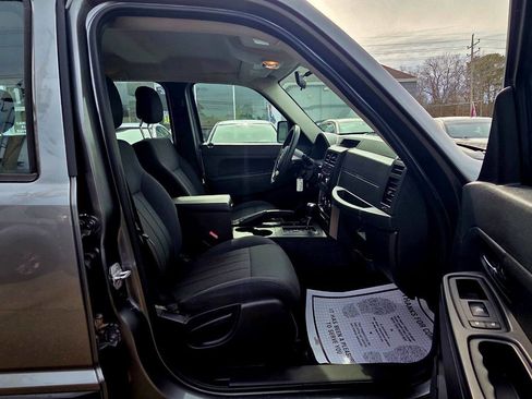 Used 2012 Jeep Liberty Sport image 16