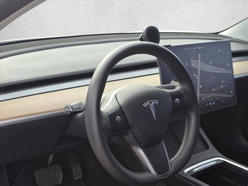 Used 2021 Tesla Model 3 Long Range image 10