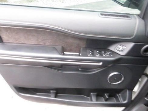 Used 2021 Ford Expedition Max Limited image 19