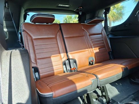 Used 2023 GMC Yukon Denali Ultimate AWD/4WD image 35