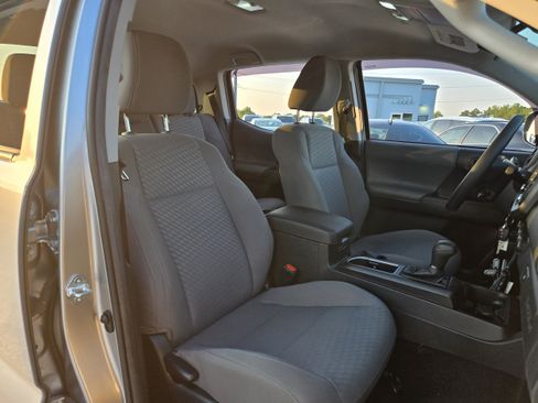 Used 2023 Toyota Tacoma SR AWD/4WD image 29